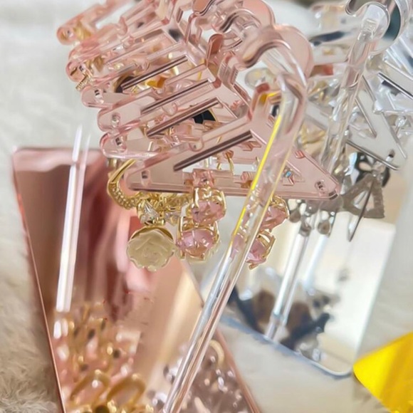 Acrylic Earring Display Stand NIP pink - Picture 2 of 4